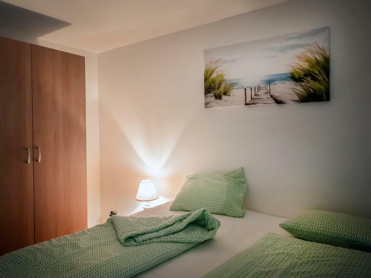 Apart Holidays - Residenza Flora ロカルノ エクステリア 写真